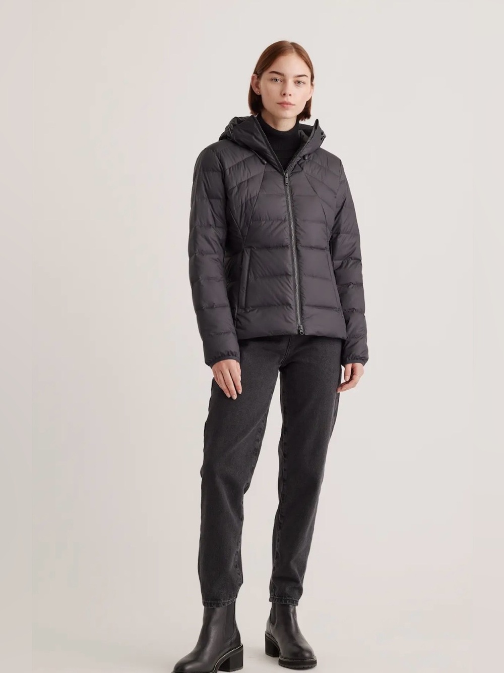 Quince Lightweight Down Packable Puffer Hooded Jacket / Black large